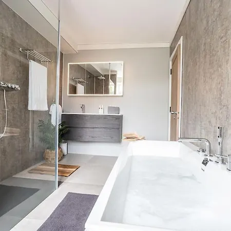 Upper Mint Mill: Superb New Riverside Apartamento *